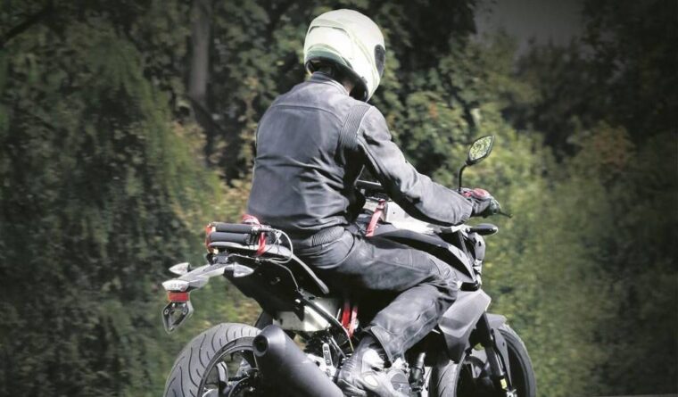 BMW 300cc - Motorbike Magazine