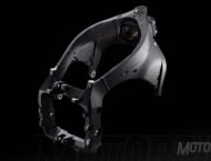 Face to face: Yamaha MT-10 vs Yamaha YZF-R1 24 Yamaha YZF R1 2015