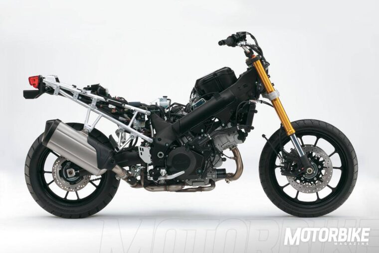 Face to face: KTM 1050 Adventure vs Suzuki V-Strom 1000 - Motorbike Magazine