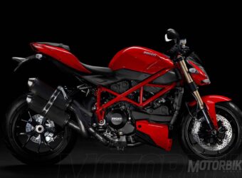 Kawasaki Z800 8 Ducati Streetfigther 1