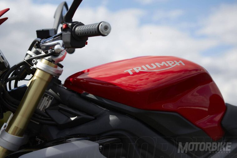 Triumph-Street-Triple_14