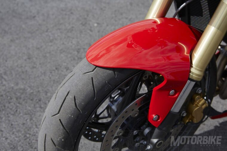 Triumph-Street-Triple_15