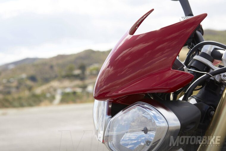 Triumph-Street-Triple_18