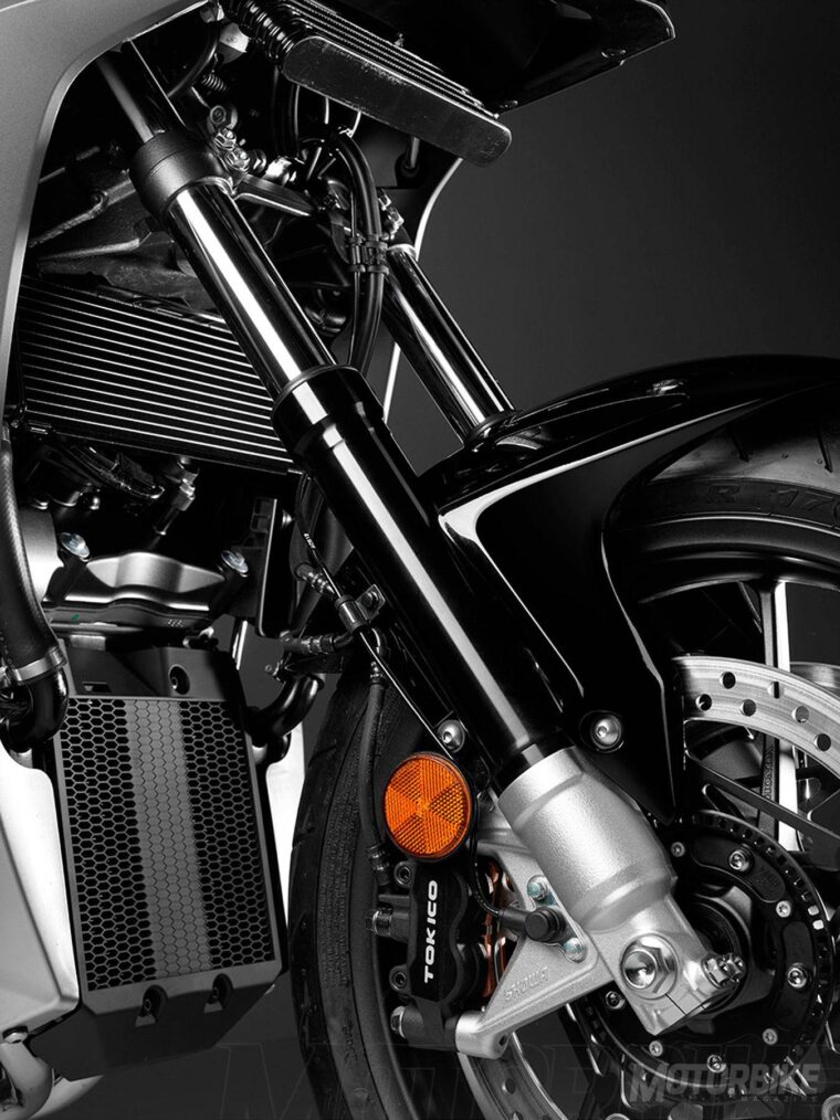 Honda-VFR800X-Crossrunner_16