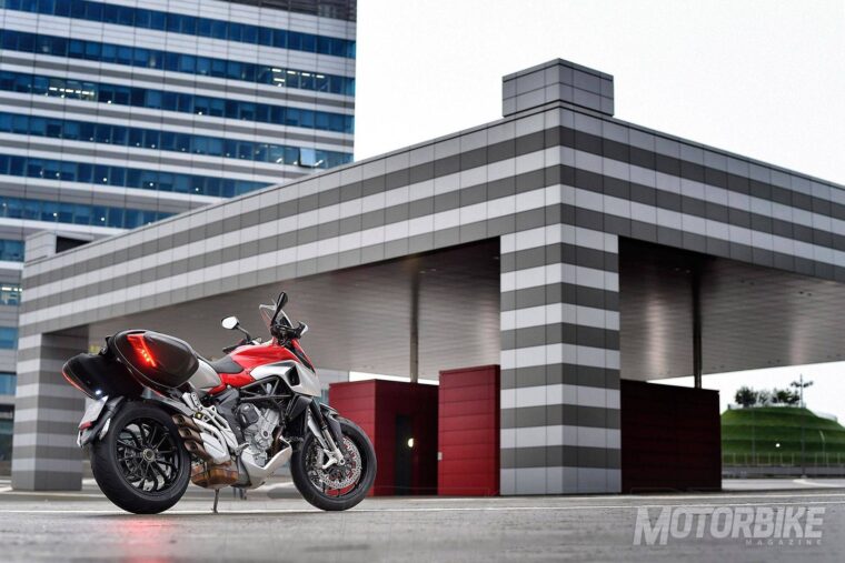 MV Agusta Stradale 800 19