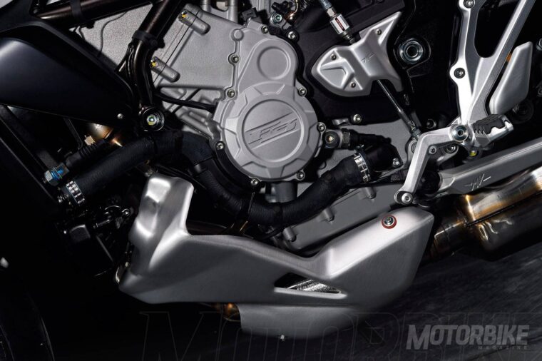 MV-Agusta-Stradale-800_3