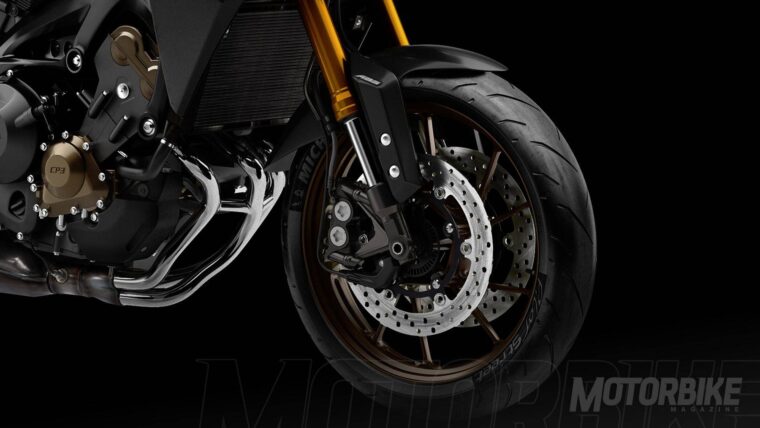 Yamaha-MT-09-Tracer_9