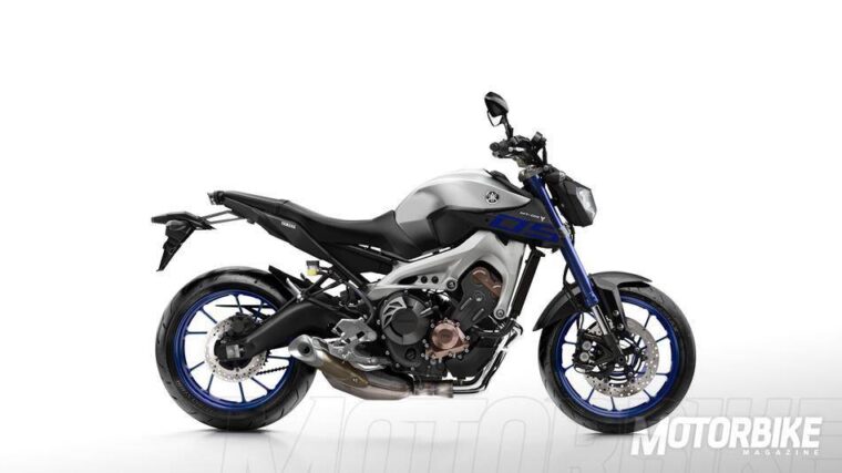 La respuesta de Yamaha contra la Africa Twin: una Teneré con el motor de la MT-09 2 2015 Yamaha MT 09 EU Race Blu Studio 002