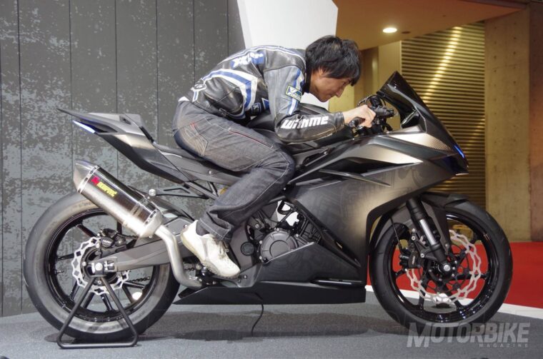Honda CBR300RR 2016 Tokio 03