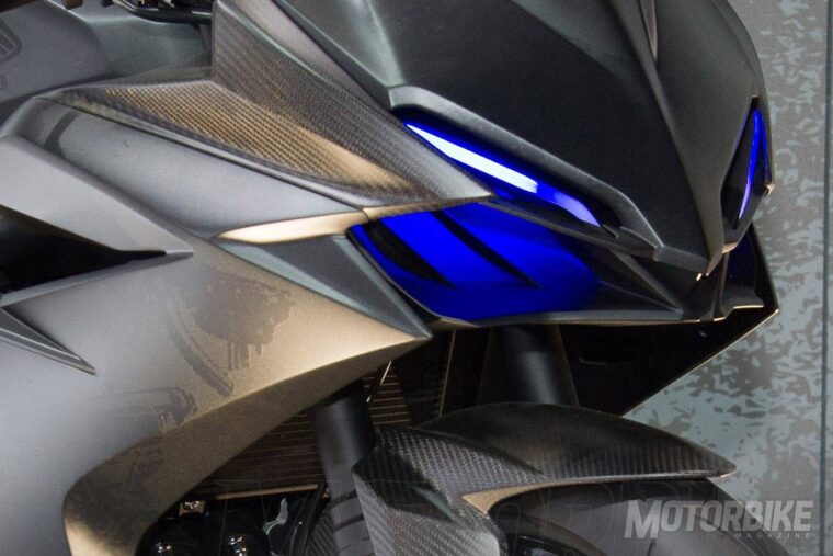 Honda-CBR300RR-Tokio-11