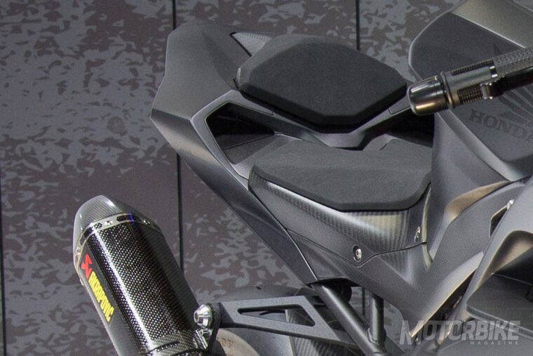 Honda-CBR300RR-Tokio-13