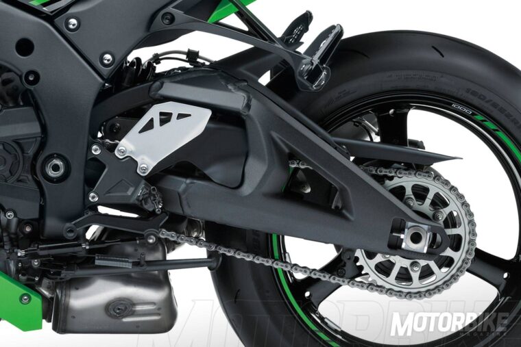 Kawasaki-ZX10-R-2016-16