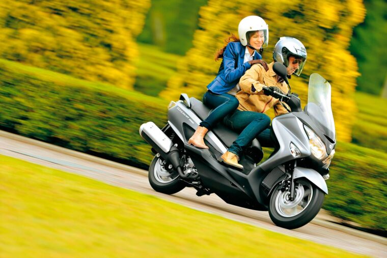 Suzuki-Burgman-125_11