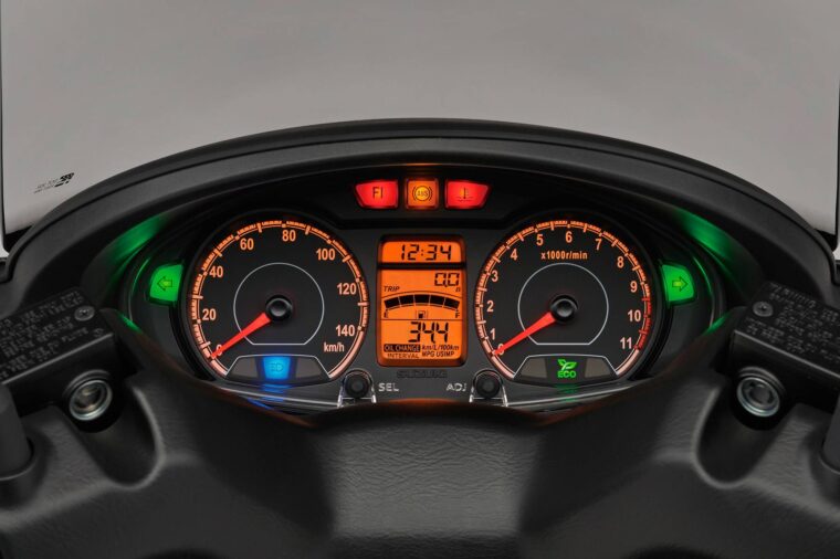 Suzuki-Burgman-125_2