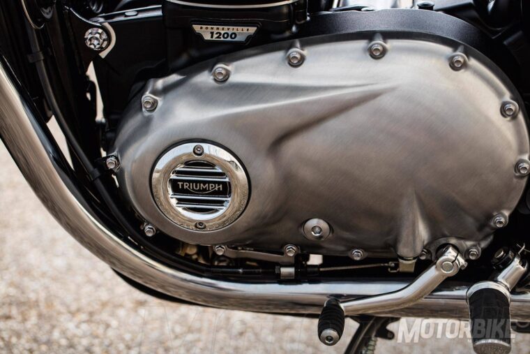 Triumph-Boneville-T120_16