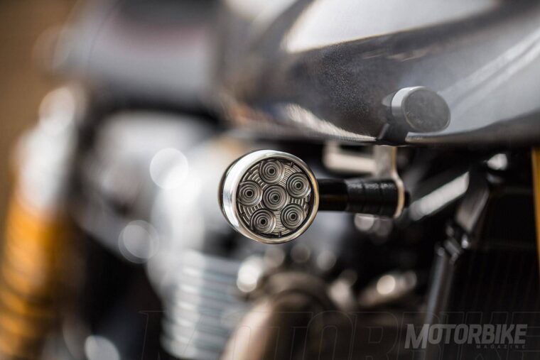 Triumph-Thruxton_18