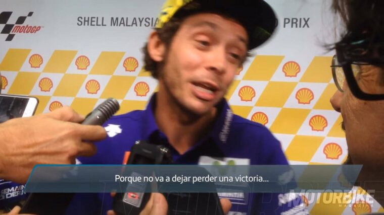 Valentino Rossi 2015 MotoGP Malasia - Adelantamiento02