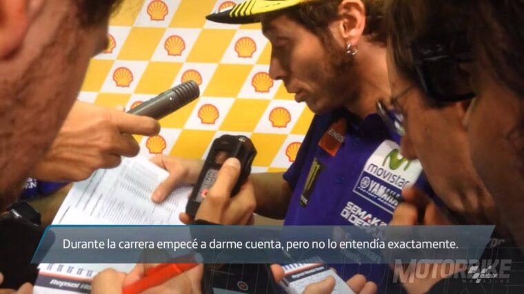 Valentino Rossi 2015 MotoGP Malasia - Adelantamiento04