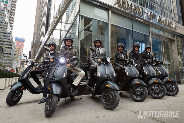 Vespa 946 NYC Armani 01
