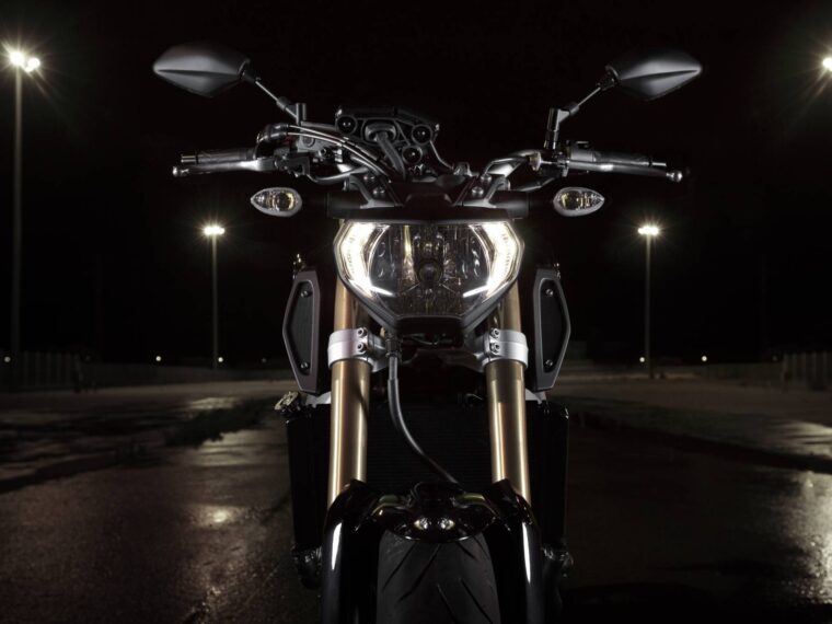 Yamaha-MT-09-10