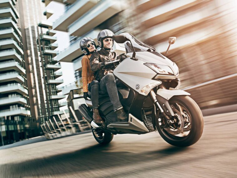 Yamaha-TMax-2015-10