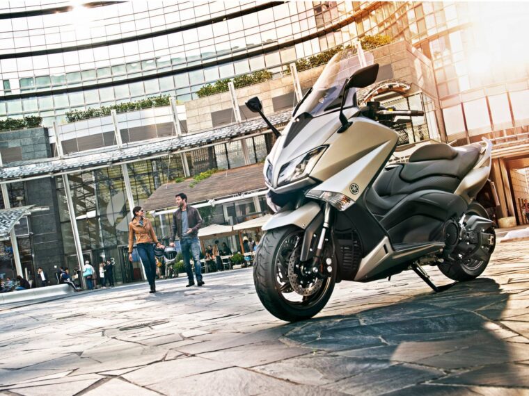 Yamaha-TMax-2015-13