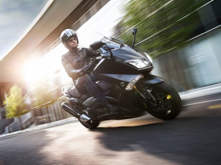 Yamaha-TMax-2015-31