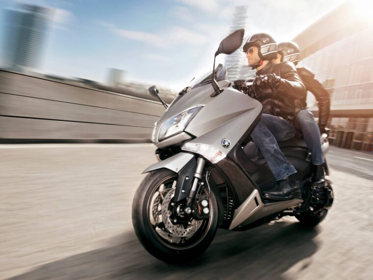 Yamaha-TMax-2015-5