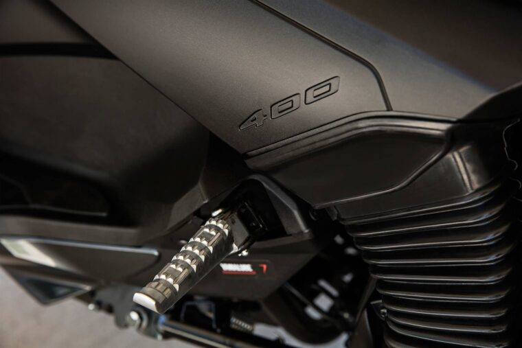 Yamaha-XMAX-400_18