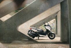Yamaha XMAX 400 7
