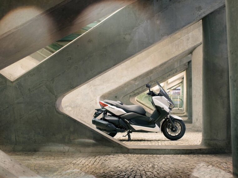 Yamaha-XMAX-400_7