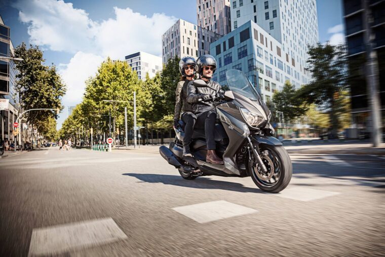 Yamaha-XMAX-400_8