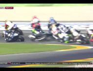 Aparatosa caída provoca la bandera roja en la salida de Moto2 11 Caida Salida Moto2 Valencia 2015 12