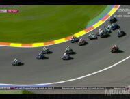 Aparatosa caída provoca la bandera roja en la salida de Moto2 5 Caida Salida Moto2 Valencia 2015 4