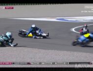 Secuencia de la caída múltiple en la última curva de Valencia en Moto3 16 Caida Vazquez Fenati Antonelli 15