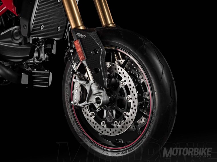 Ducati-2016_Hypermotard-939_11