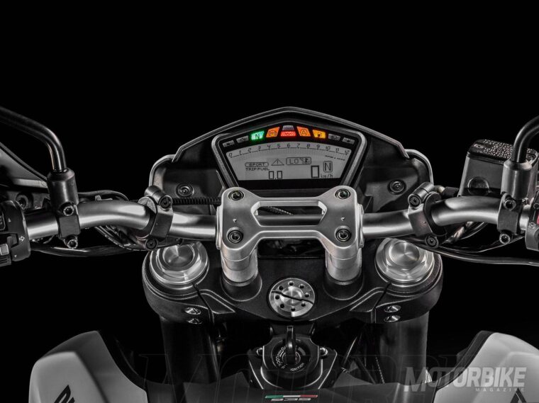 Ducati-2016_Hypermotard-939_12