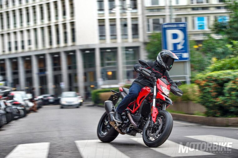Ducati-2016_Hypermotard-939_3