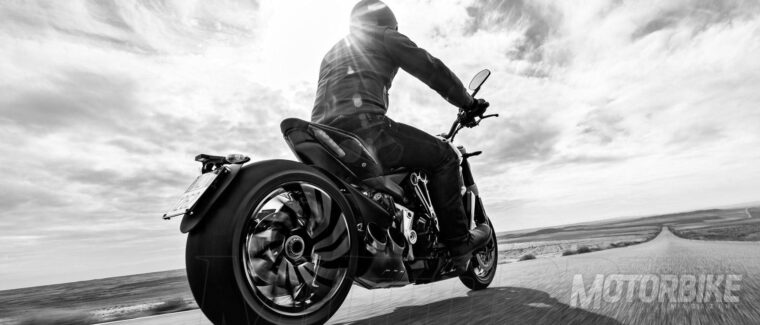 Ducati-2016_X-Diavel-S