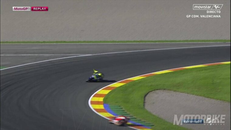 MotoGP Valencia 2015: Caída de Valentino Rossi en la Q2 3 Rossi caida entrenamientos 4