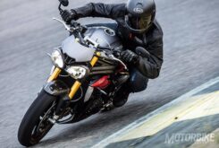 Triumph Speed Triple R 2016 1