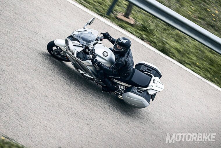 Yamaha-FJR1300-2016_10