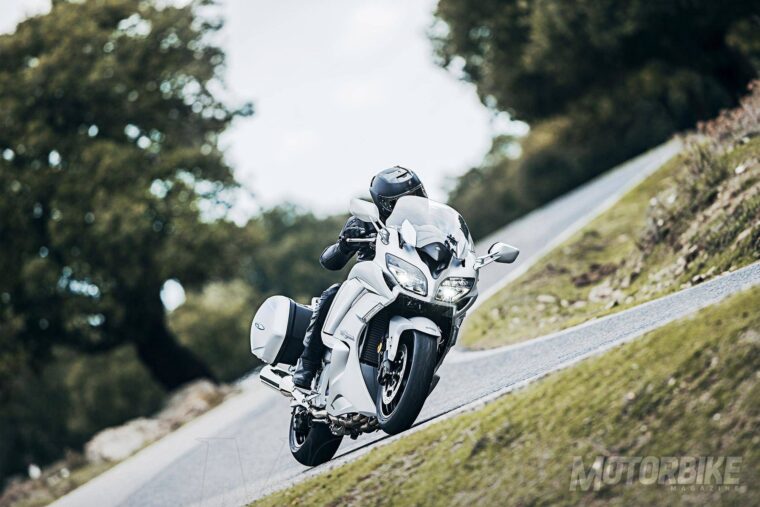 Yamaha-FJR1300-2016_13