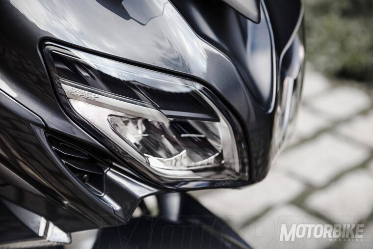 Yamaha-FJR1300-2016_2