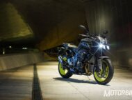 Face to face: Yamaha MT-10 vs Yamaha YZF-R1 8 Yamaha MT 10 01
