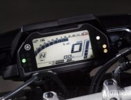 Face to face: Yamaha MT-10 vs Yamaha YZF-R1 16 Yamaha MT 10 2016 detalles 01