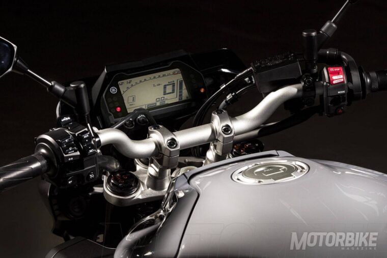 Yamaha MT-10 2016 detalles 04