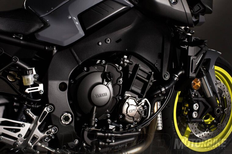 Yamaha MT-10 2016 detalles 07
