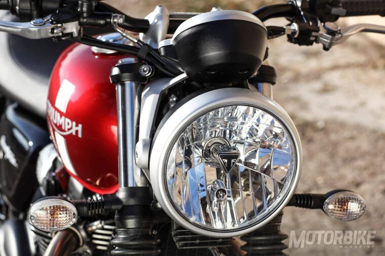 Triumph-Street-Twin-2016-4