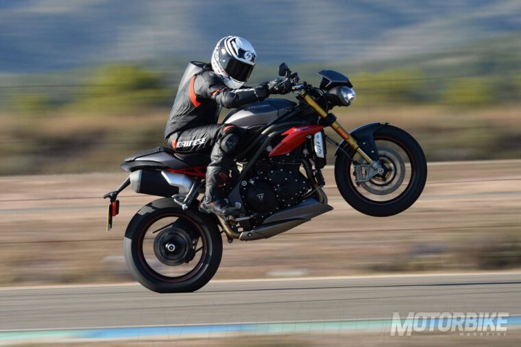 Prueba Triumph Speed Triple R 2016
